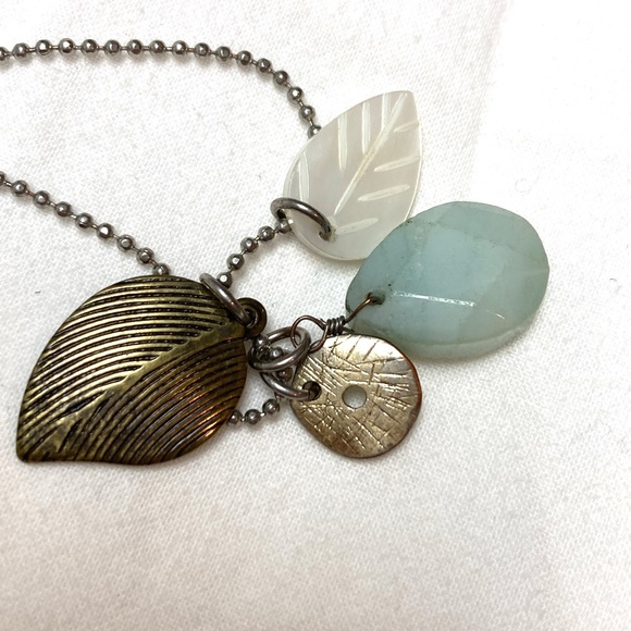 necklace 4 charms AMERICAN EAGLE OUTFITTERS 34-36" silver chain blue shell - Picture 7 of 12